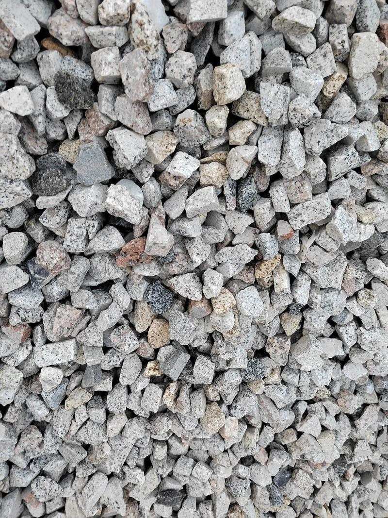 你还在为砂石料而烦恼吗？上这里来看看吧！